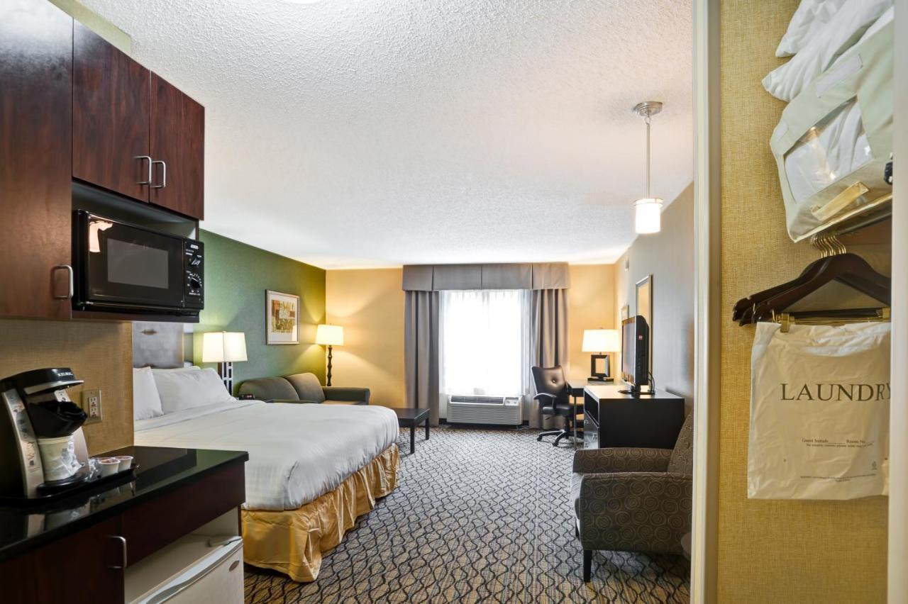 Holiday Inn Express Hotel & Suites Christiansburg By Ihg Bagian luar foto