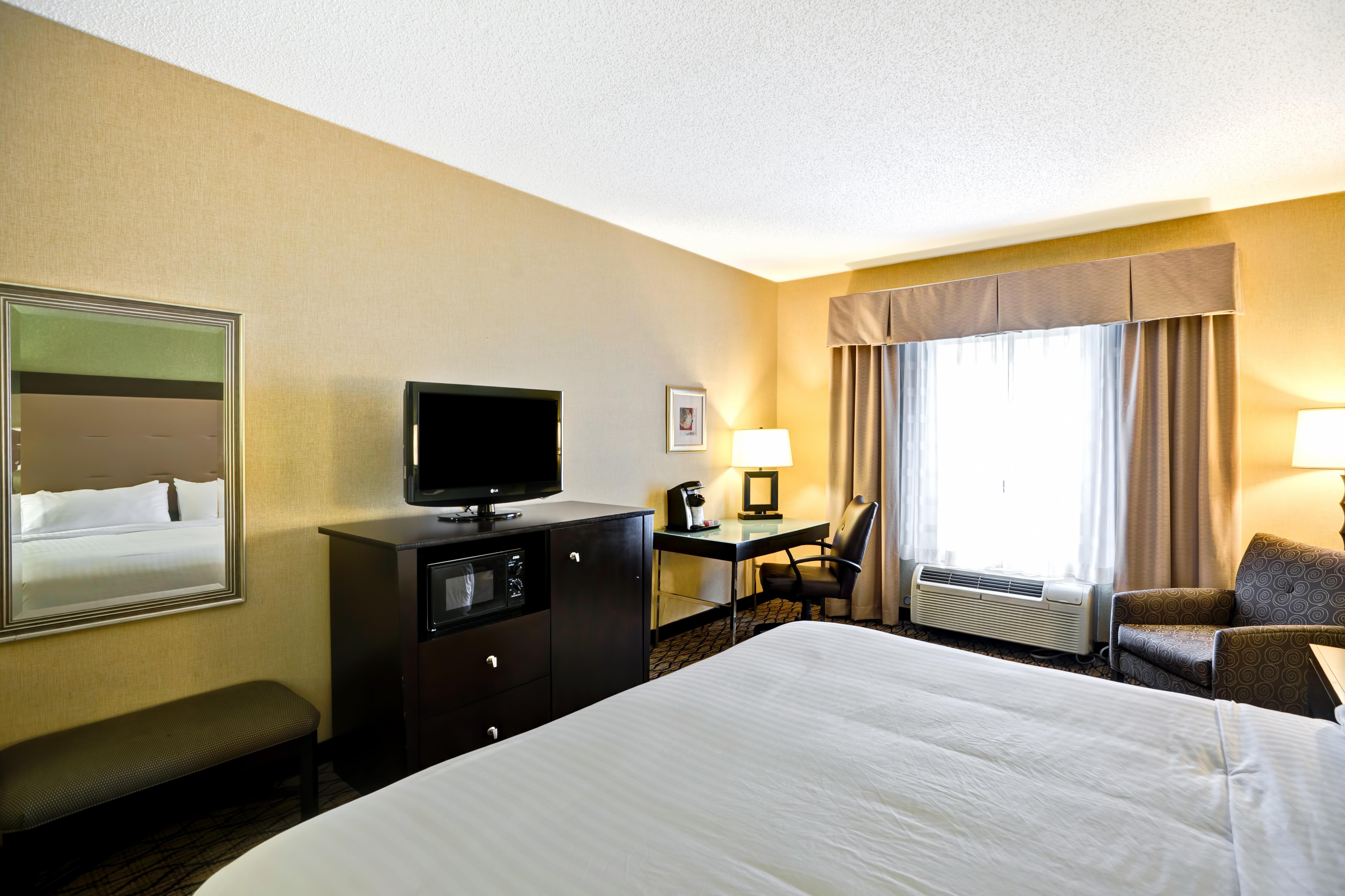 Holiday Inn Express Hotel & Suites Christiansburg By Ihg Bagian luar foto