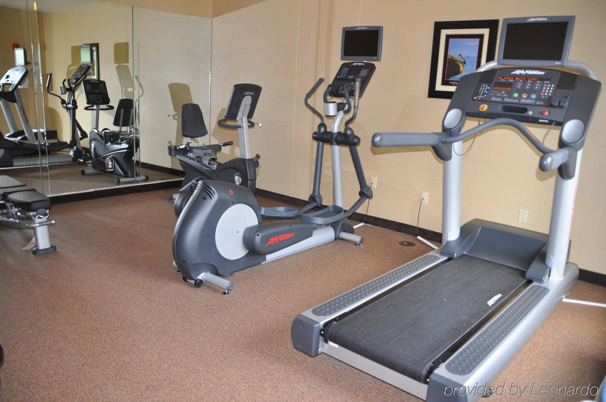Holiday Inn Express Hotel & Suites Christiansburg By Ihg Bagian luar foto