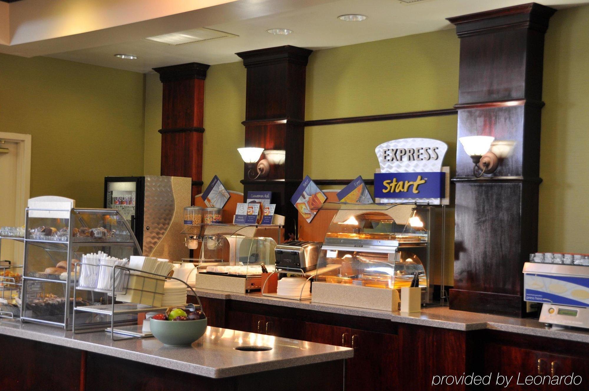 Holiday Inn Express Hotel & Suites Christiansburg By Ihg Bagian luar foto