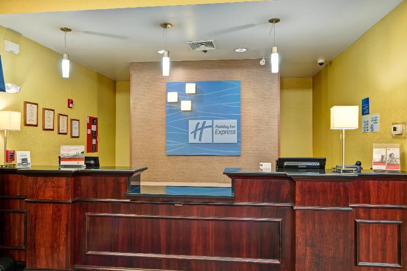 Holiday Inn Express Hotel & Suites Christiansburg By Ihg Bagian luar foto